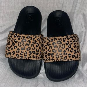 Girls Leopard Vans Slides 1Y